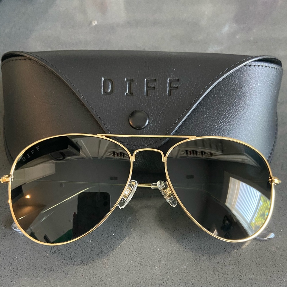 DIFF Cruz Gold & Grey Sunglasses